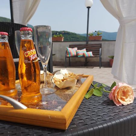 B&B L'Abbraccio Casola di Napoli ภายนอก รูปภาพ