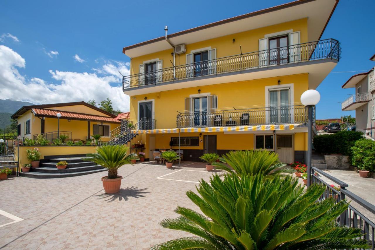 B&B L'Abbraccio Casola di Napoli ภายนอก รูปภาพ
