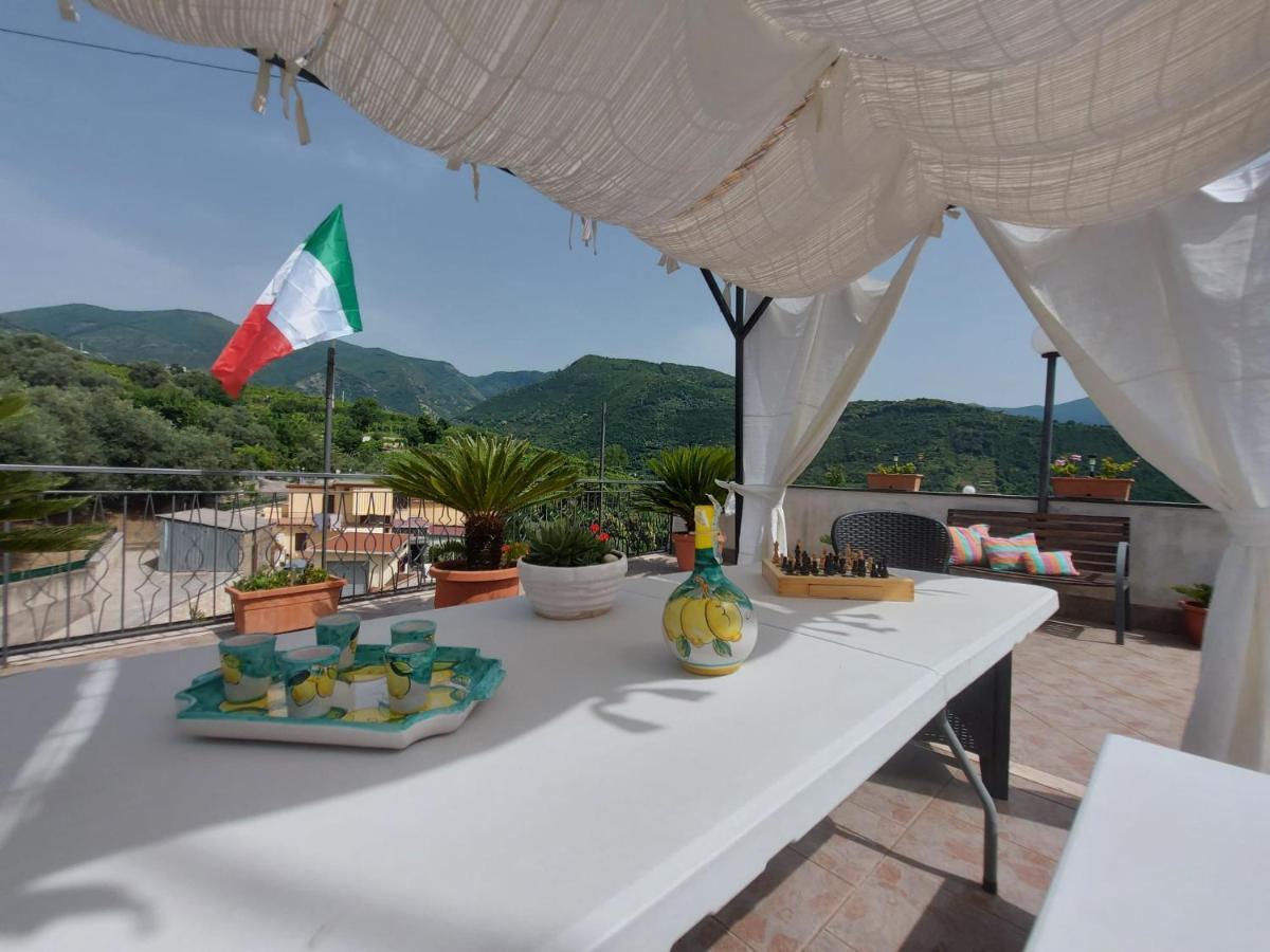 B&B L'Abbraccio Casola di Napoli ภายนอก รูปภาพ